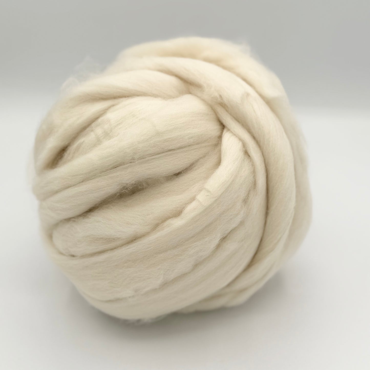 Foxglove Ecru Merino Wool Top 21.5 Micron