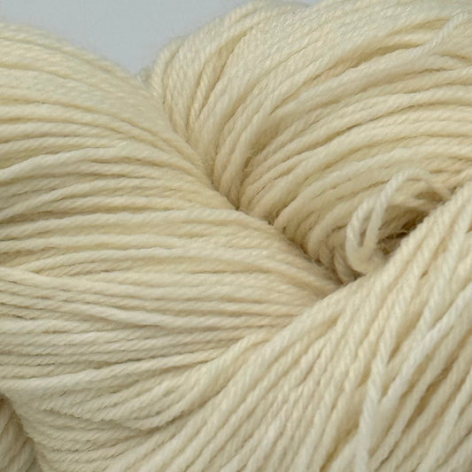 Socky Undyed Fingering Yarn 75/25 SW Wool/Nylon 4ply 100g Hank