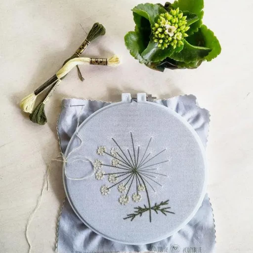 Cozyblue Queen Anne's Lace Embroidery Kit - Paradise Fibers