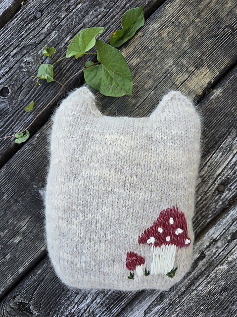 Flat Cat Pattern by Amy Herring
