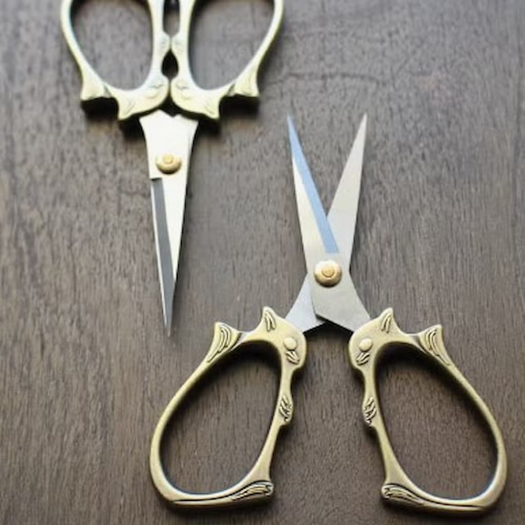NNK Squirrel Scissors - Paradise Fibers
