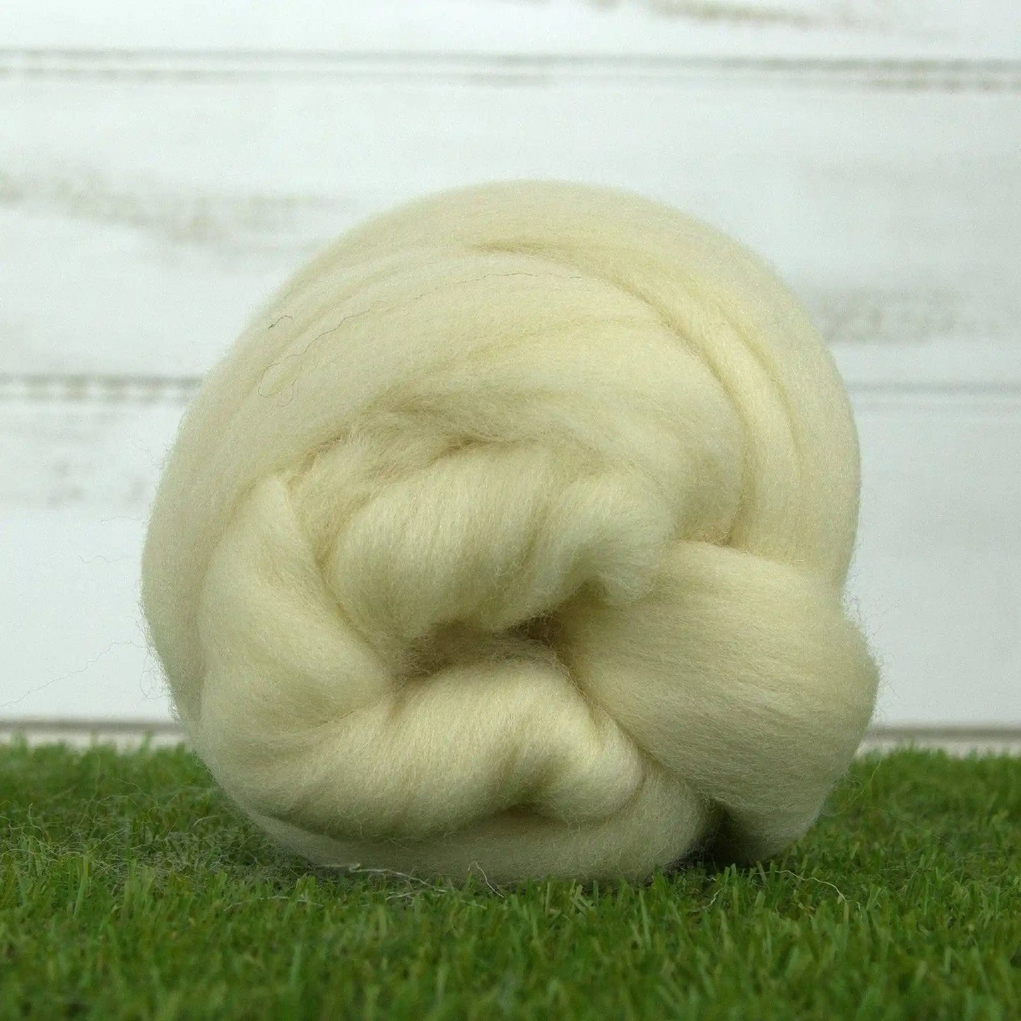 Paradise Fibers White Southdown Wool Top