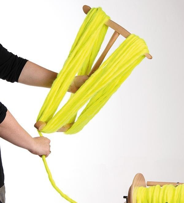 Ashford Jumbo Niddy Noddy - Paradise Fibers