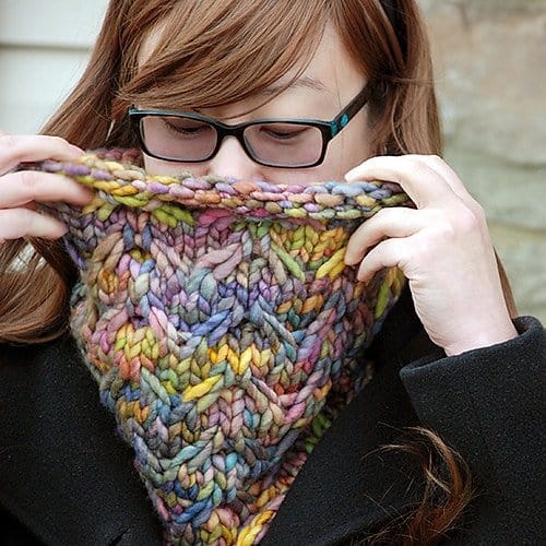 Cordiale Cowl Pattern by Heather Zoppetti - Paradise Fibers