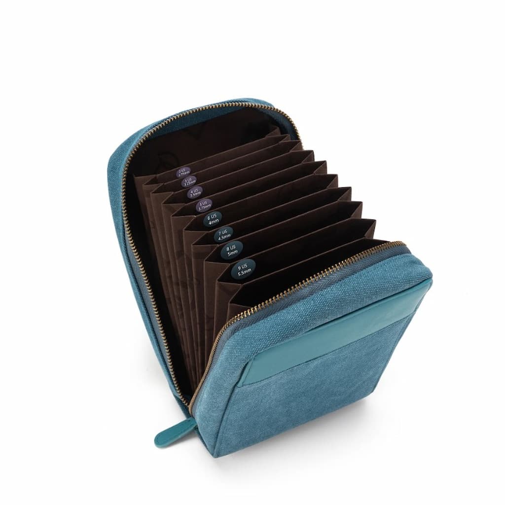 Della Q Makers Circular Needle Case - Paradise Fibers