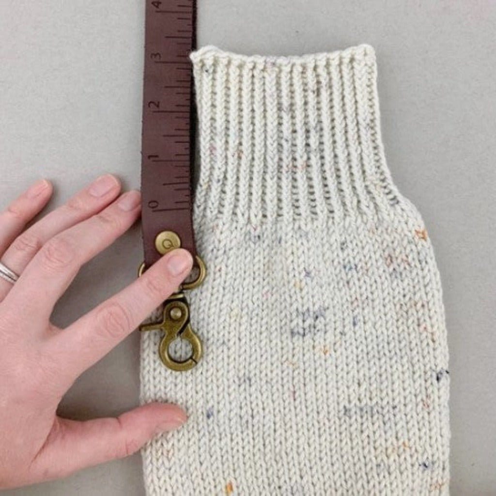 Della Q Makers Leather Wrist Clip - Paradise Fibers