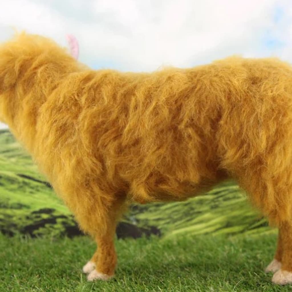 Hamish the Highland Cow Needle Felting Kit - Paradise Fibers