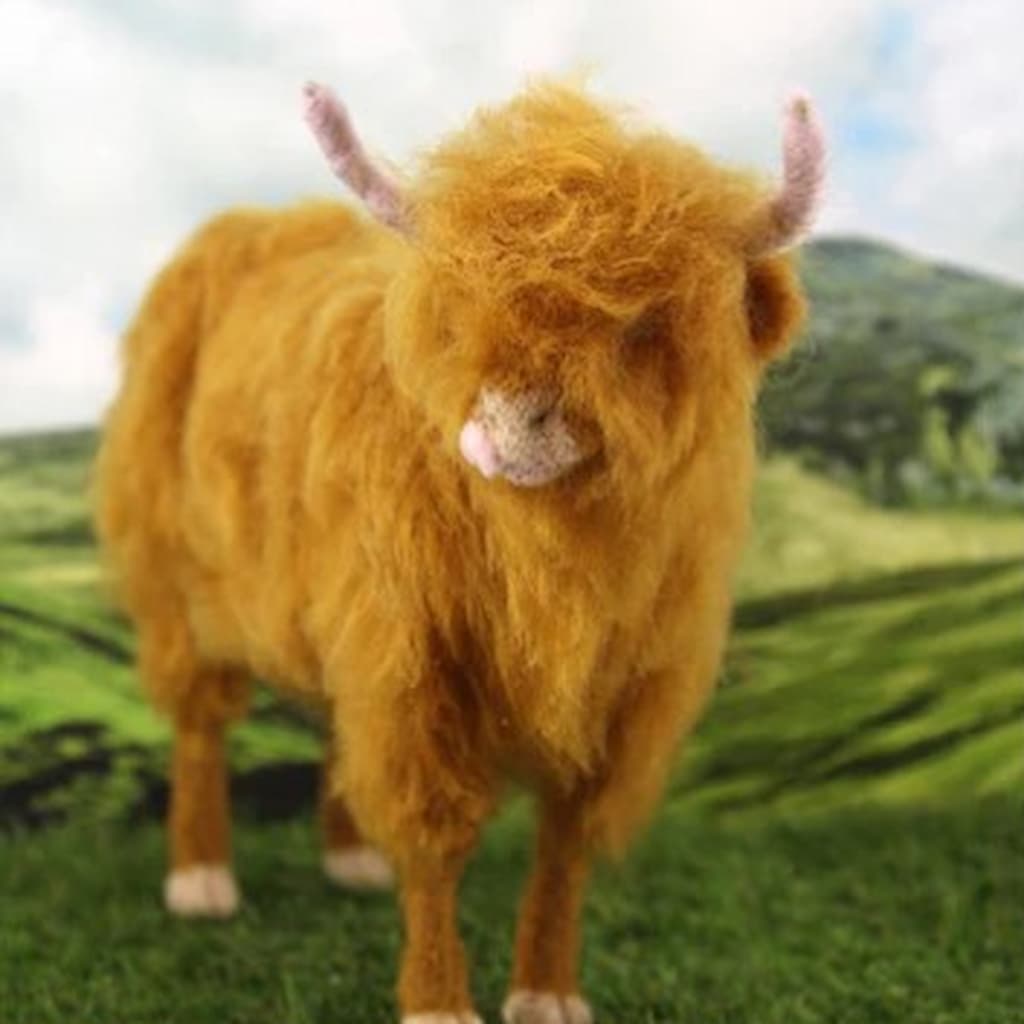 Hamish the Highland Cow Needle Felting Kit - Paradise Fibers