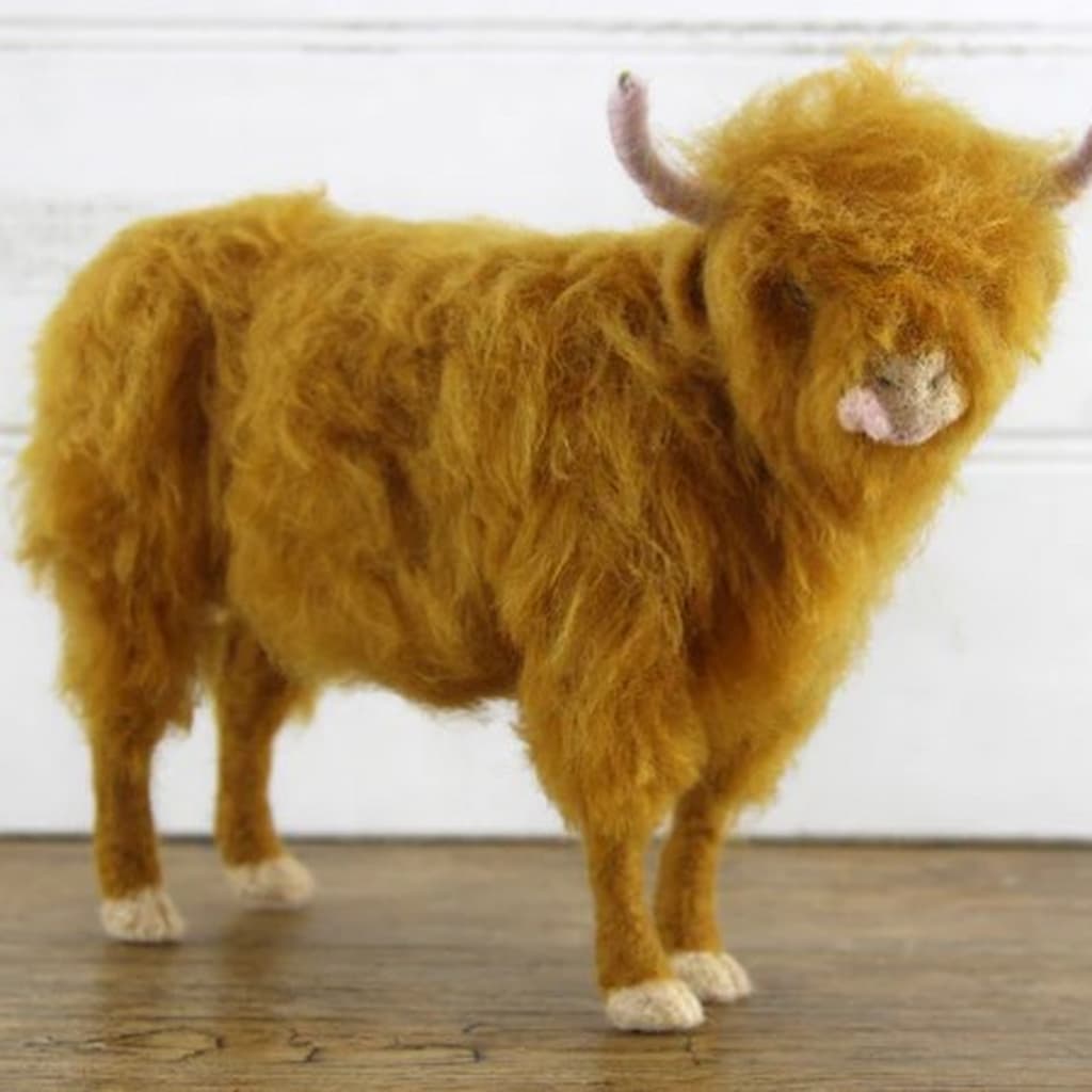 Hamish the Highland Cow Needle Felting Kit - Paradise Fibers