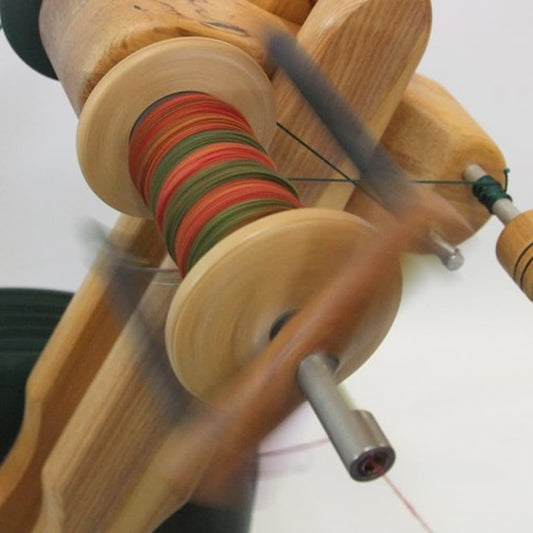 Majacraft Suzie Professional Spinning Wheel - Paradise Fibers