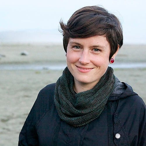 Simple Yet Effective Cowl Pattern - Paradise Fibers