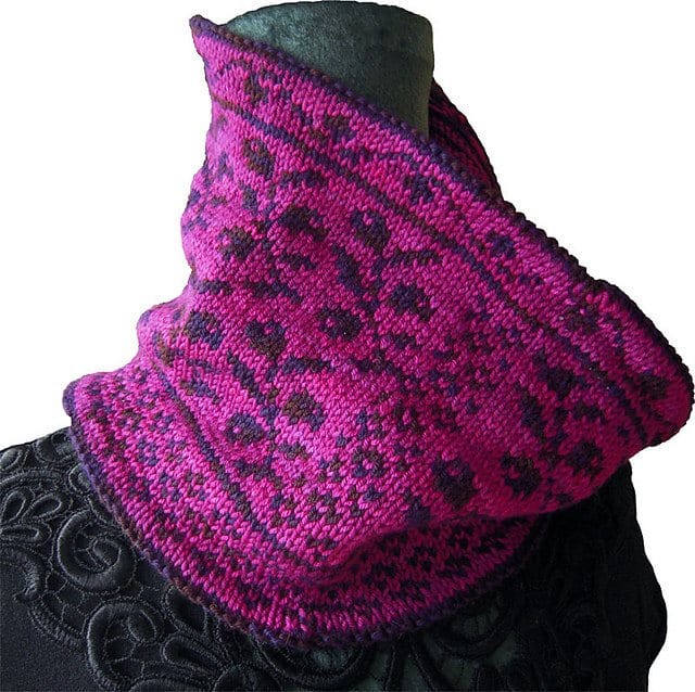 Vinterbar Cowl Pattern - Paradise Fibers