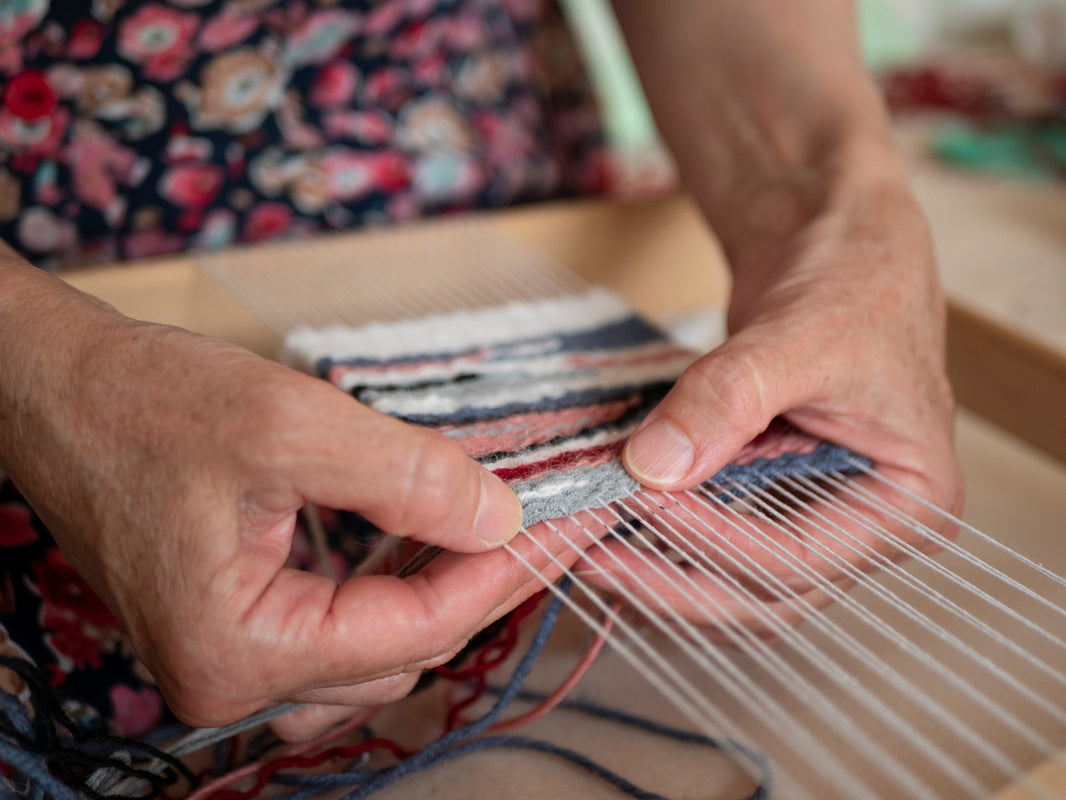 How to Use Looms: A Beginners Guide to Loom Crafting