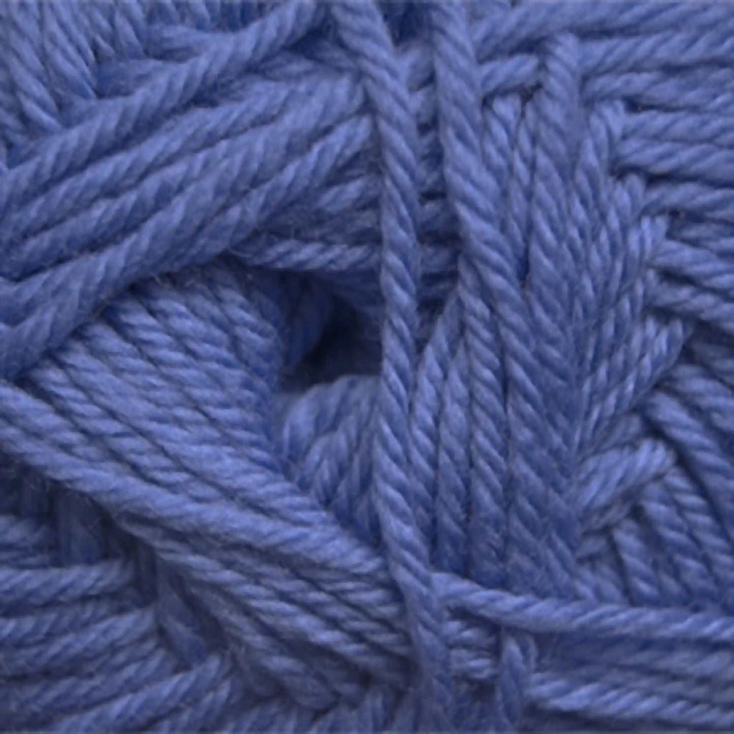 Cascade 220 Superwash Merino Medium Worsted Yarn color 32 Medium Blue