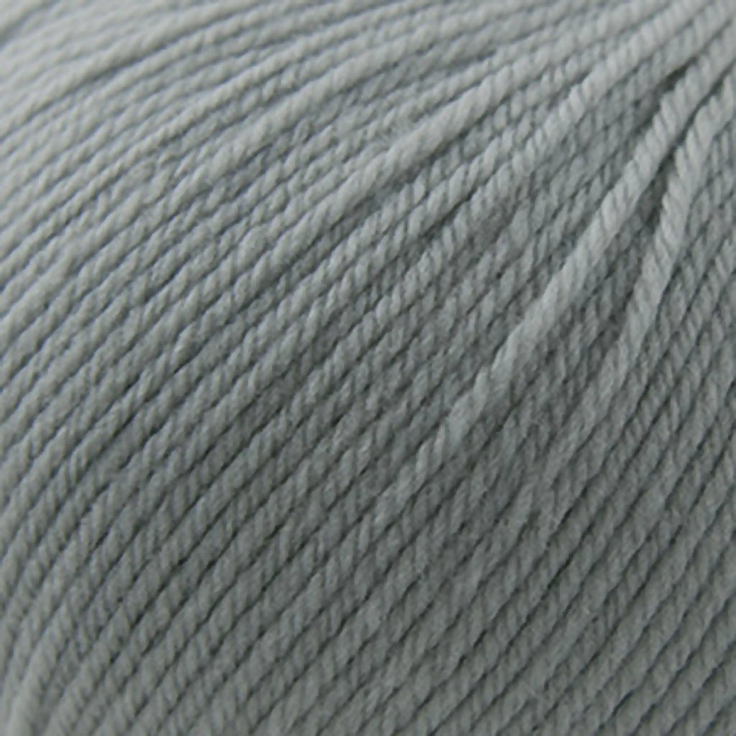 Cascade 220 Superwash Worsted Yarn color 1914 Alaska Sky