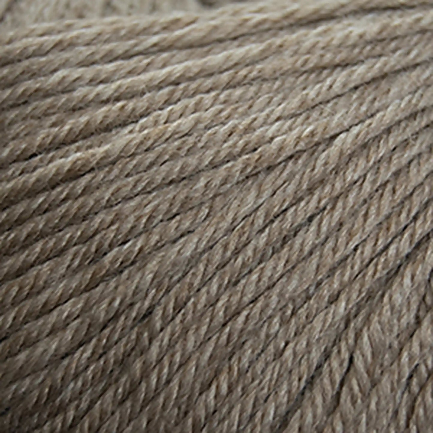 Cascade 220 Superwash Worsted Yarn color 1926 Doeskin Heather