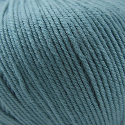 Cascade 220 Superwash Worsted Yarn color 204 Smoke Blue