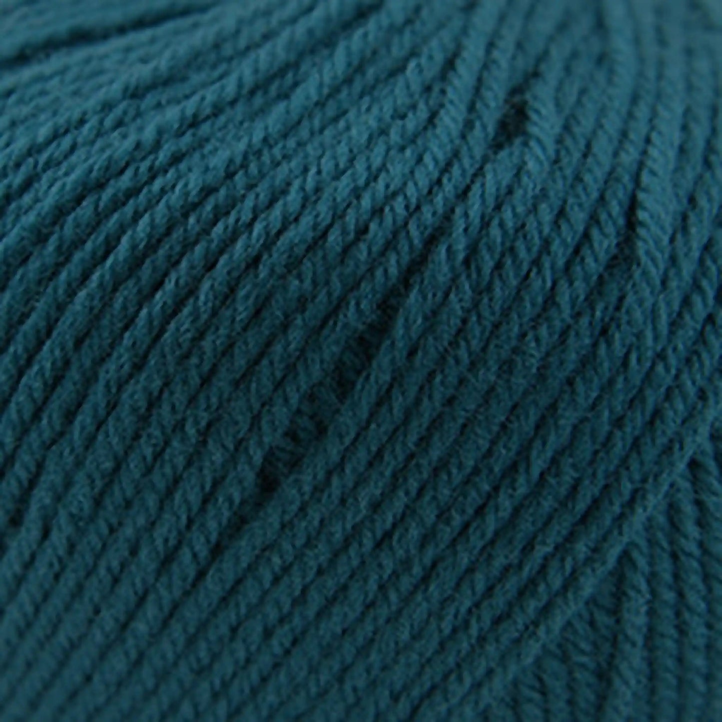Cascade 220 Superwash Worsted Yarn color 811 Como Blue