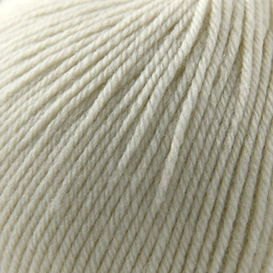 Cascade 220 Superwash Worsted Yarn color 817 Ecru
