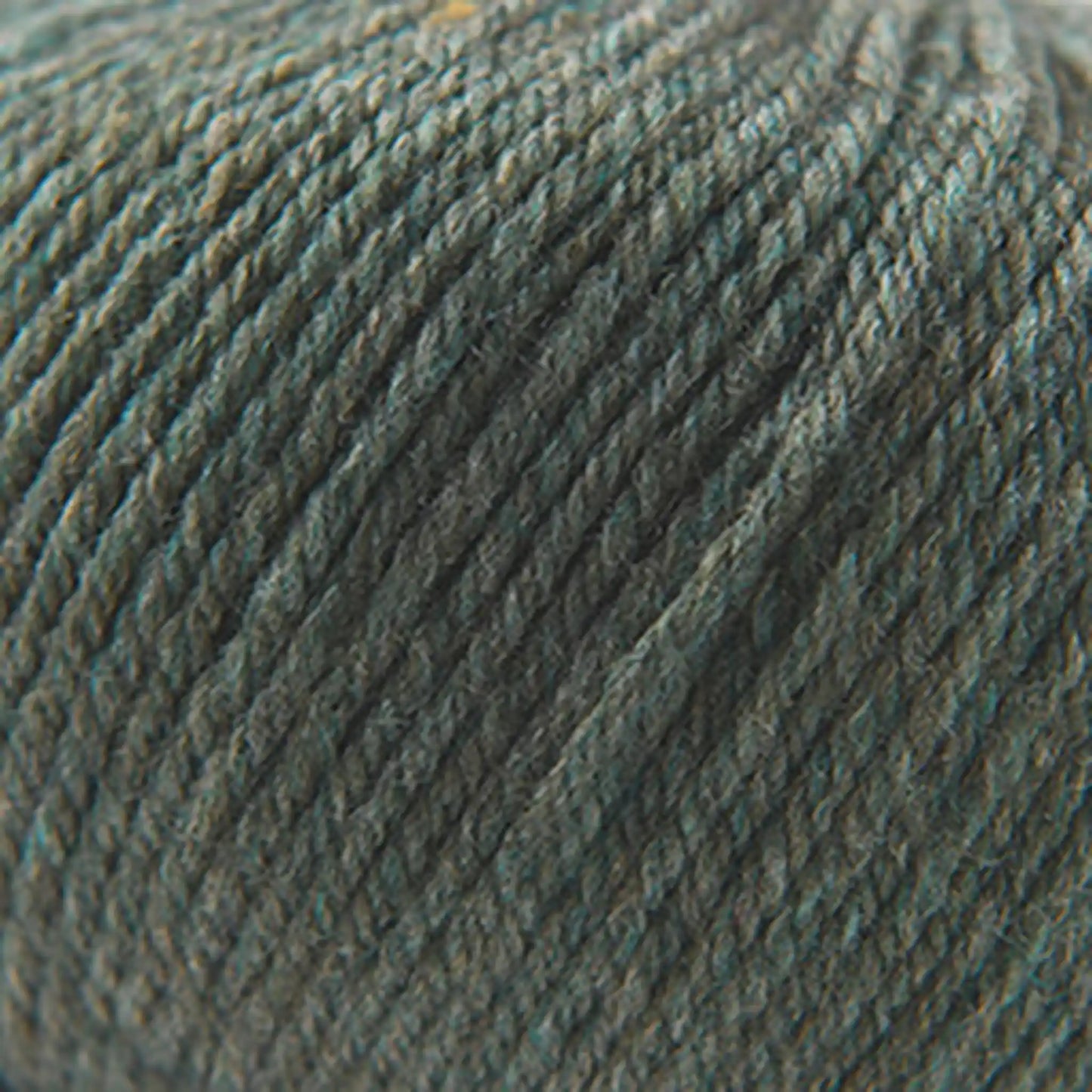 Cascade 220 Superwash Worsted Yarn color 860 Smoke Heather