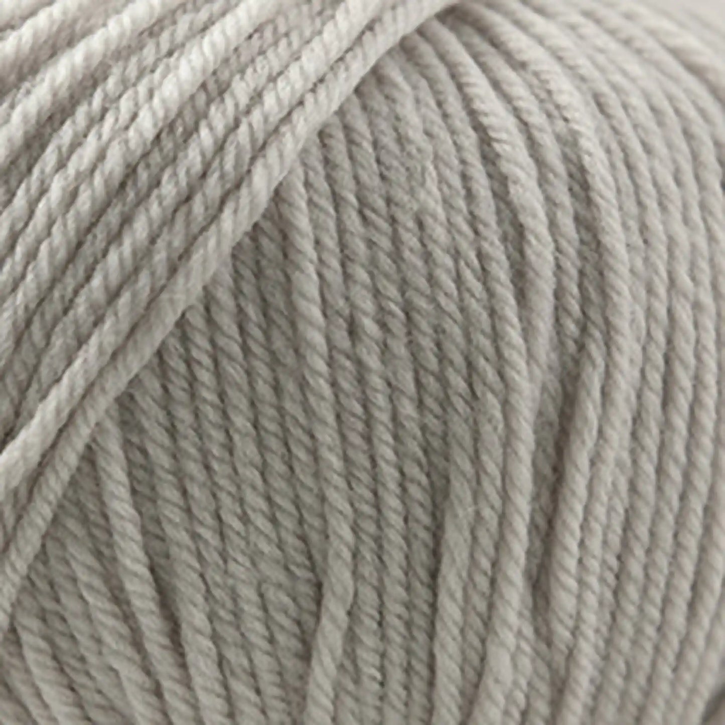 Cascade 220 Superwash Worsted Yarn color 875 Feather Grey
