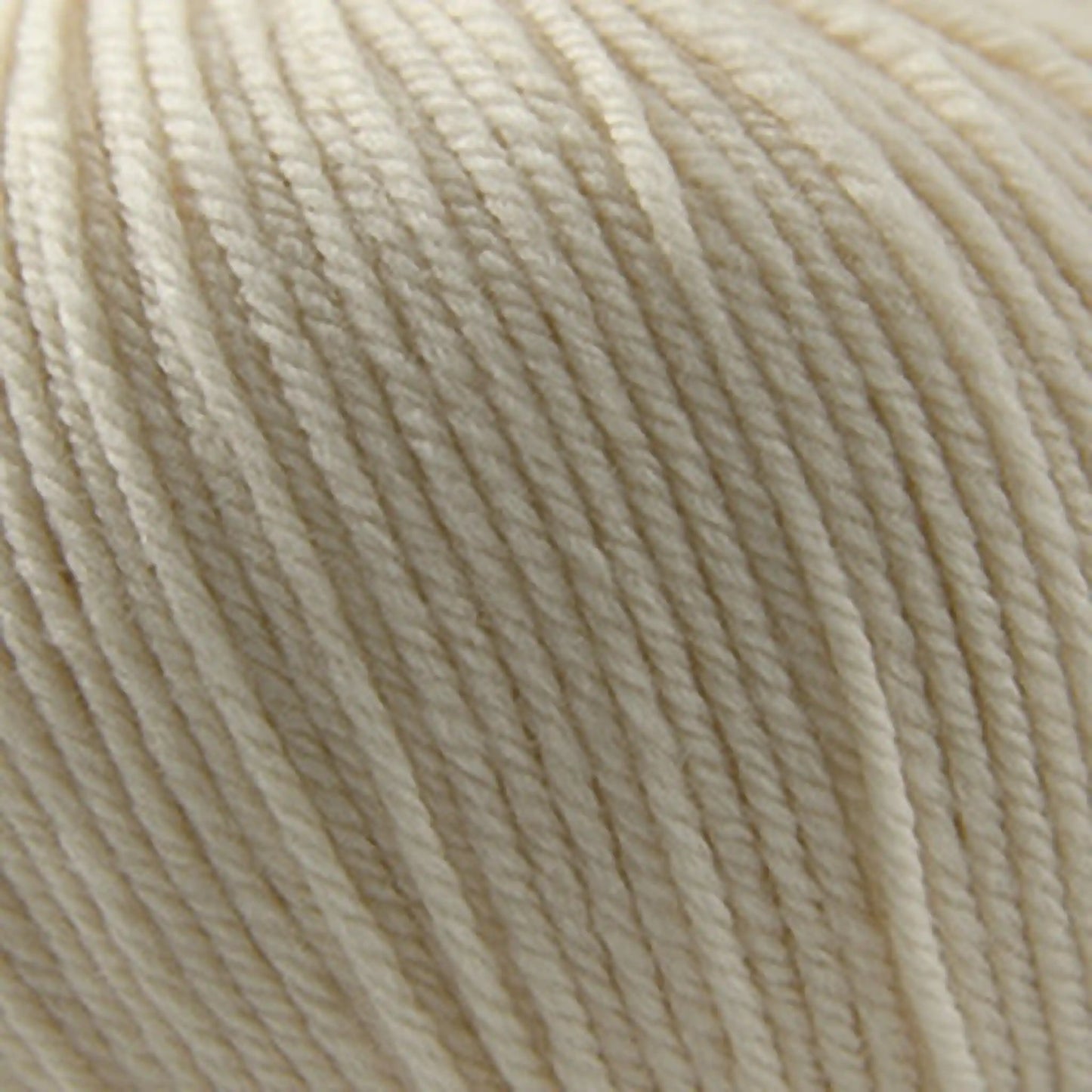 Cascade 220 Superwash Worsted Yarn color 910A Winter White