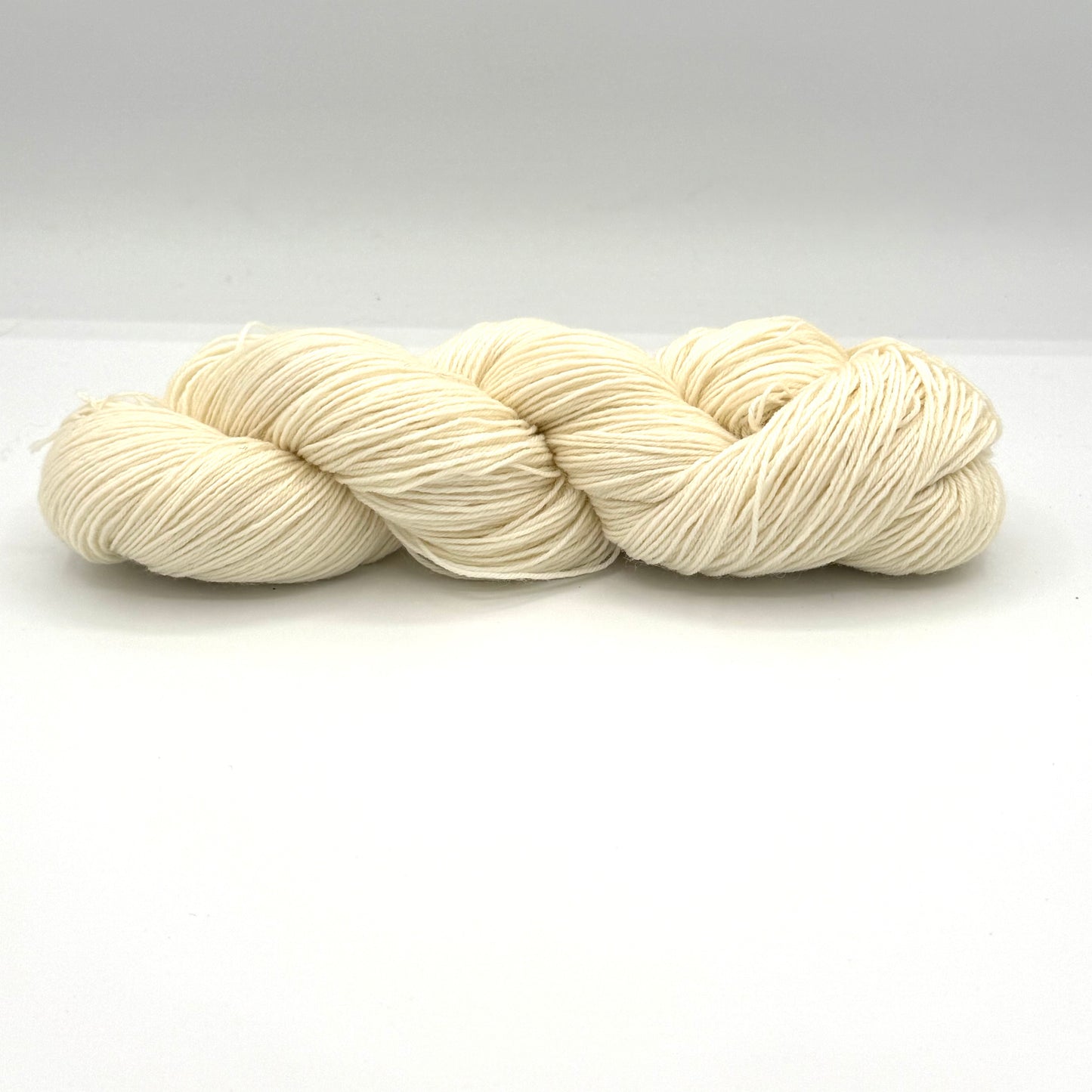 Socky Undyed Fingering Yarn 75/25 SW Wool/Nylon 4ply 100g Hank