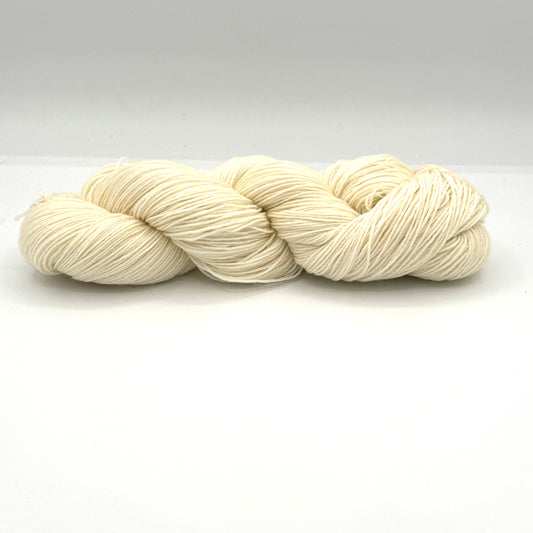 Socky Undyed Fingering Yarn 75/25 SW Wool/Nylon 4ply 100g Hank