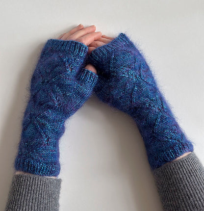 Idylls of Winter Mitts Pattern by Virginia Sattler-Reimer