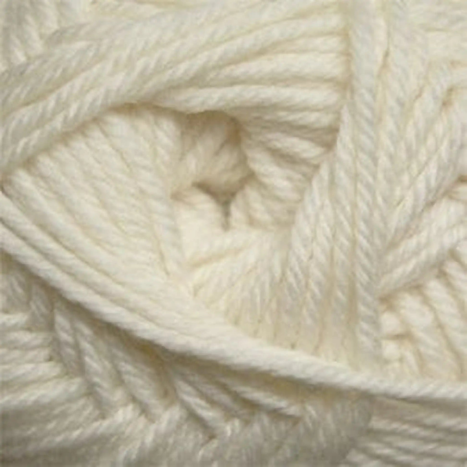 Cascade 220 Superwash Merino Medium Worsted Yarn color 01 Cream