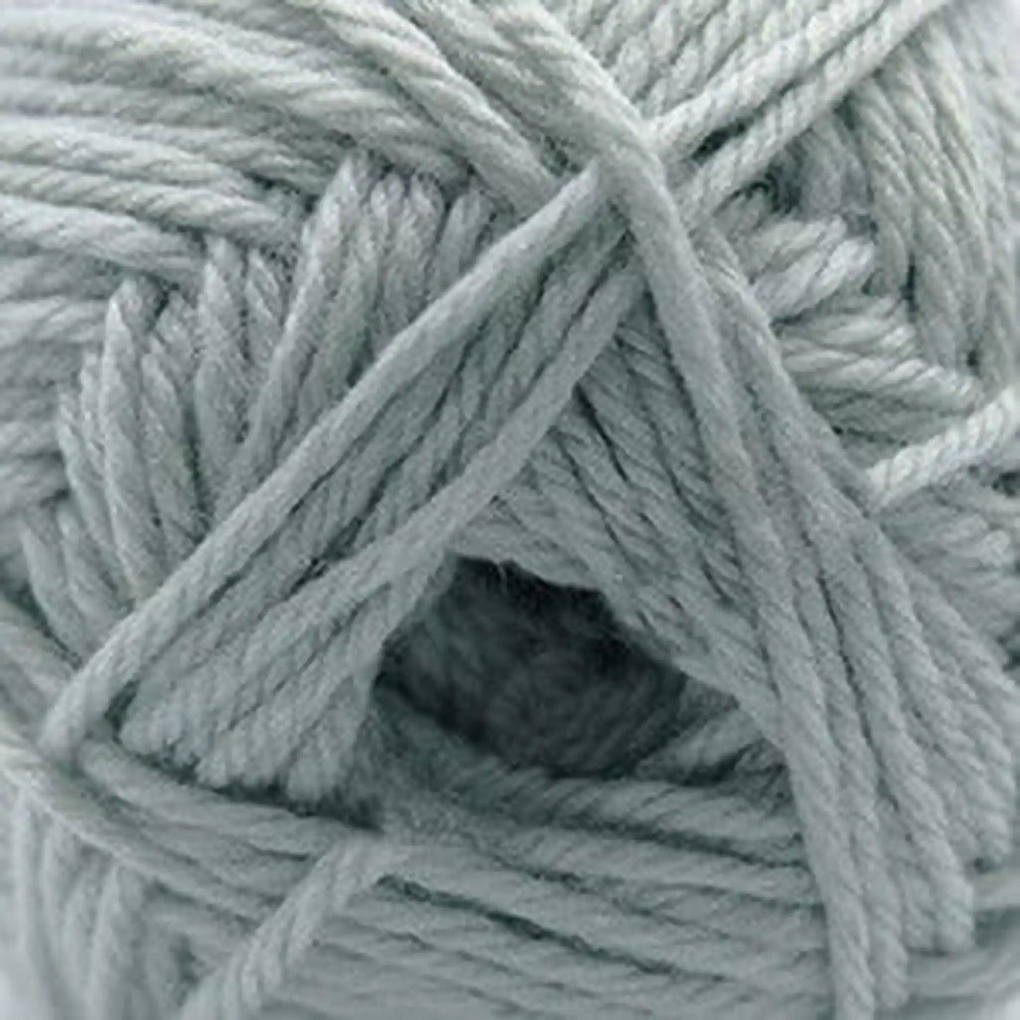 Cascade 220 Superwash Merino Medium Worsted Yarn color 105 Smoke