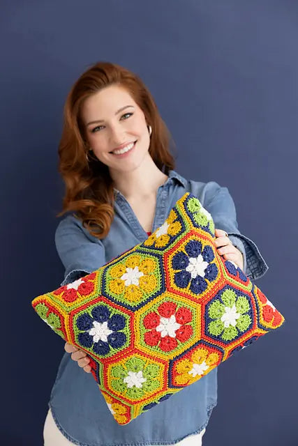 BOLD & BRIGHT PILLOW Pattern by Queensland - Leaflet