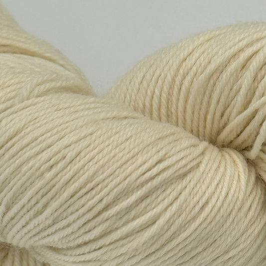 Toluca Undyed Fingering Yarn 80/20 Org Merino/Ramie 80/20 100gram