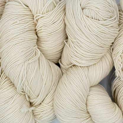 Toluca Undyed Fingering Yarn 80/20 Org Merino/Ramie 80/20 100gram