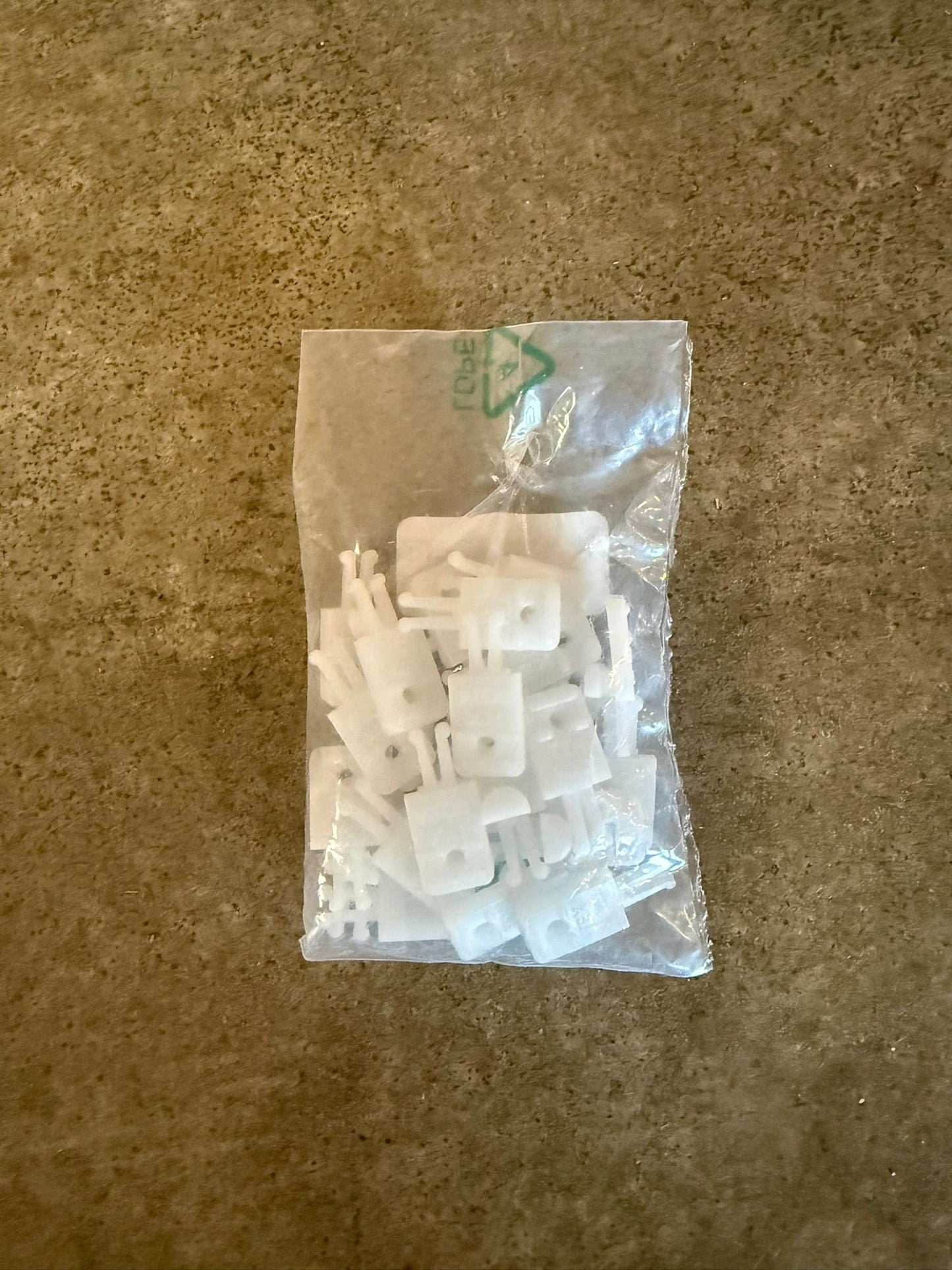 Weaving Two Legged Anchor Pegs for Texsolv 4855000