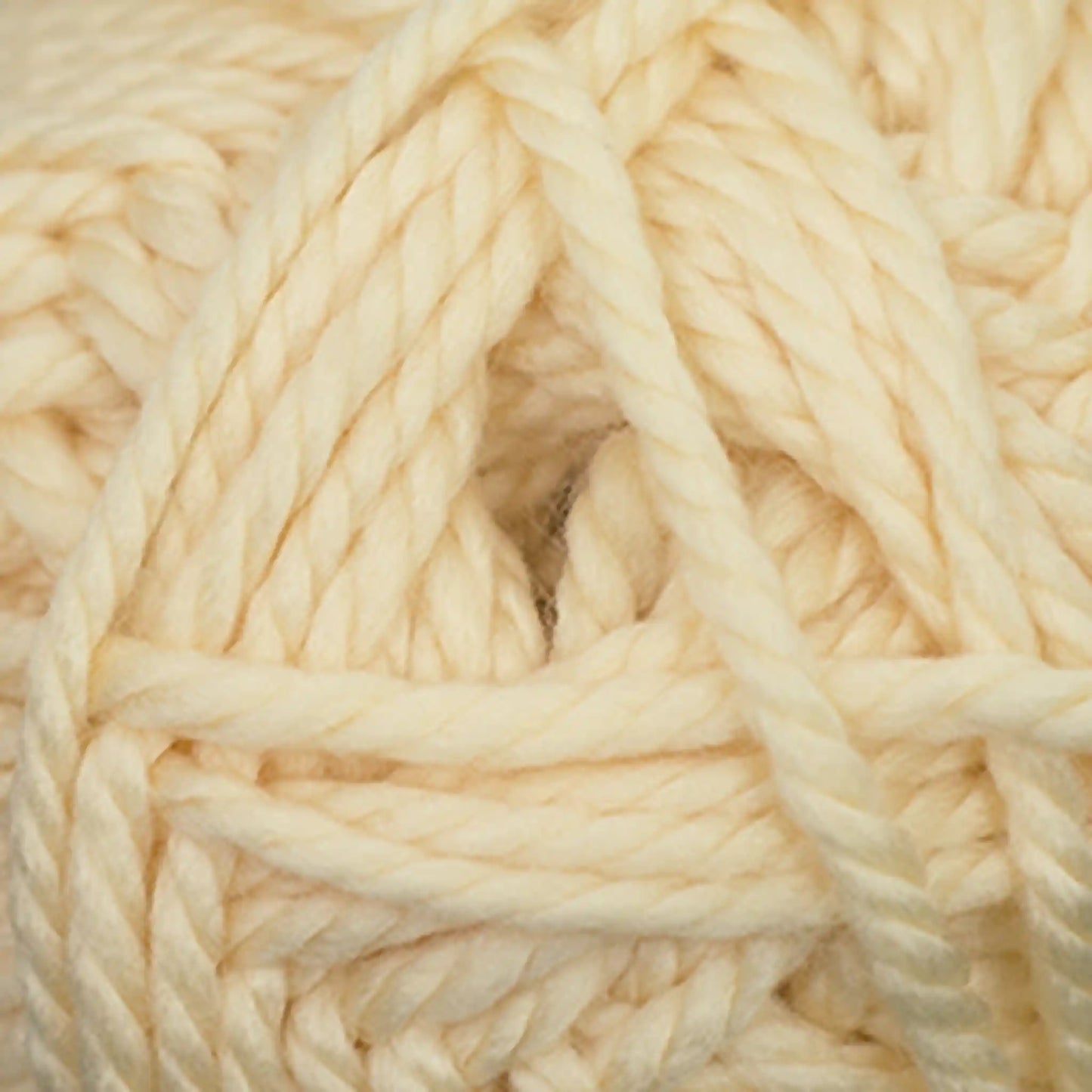 Cascade Pacific Bulky Yarn color 116 Lamb