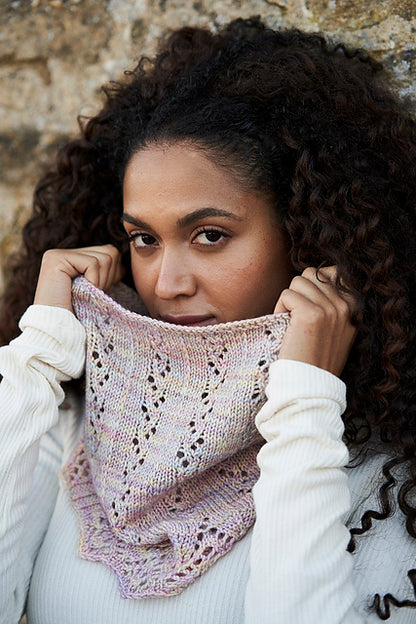 Promenada Street Cowl by Susana Lobos Garcia