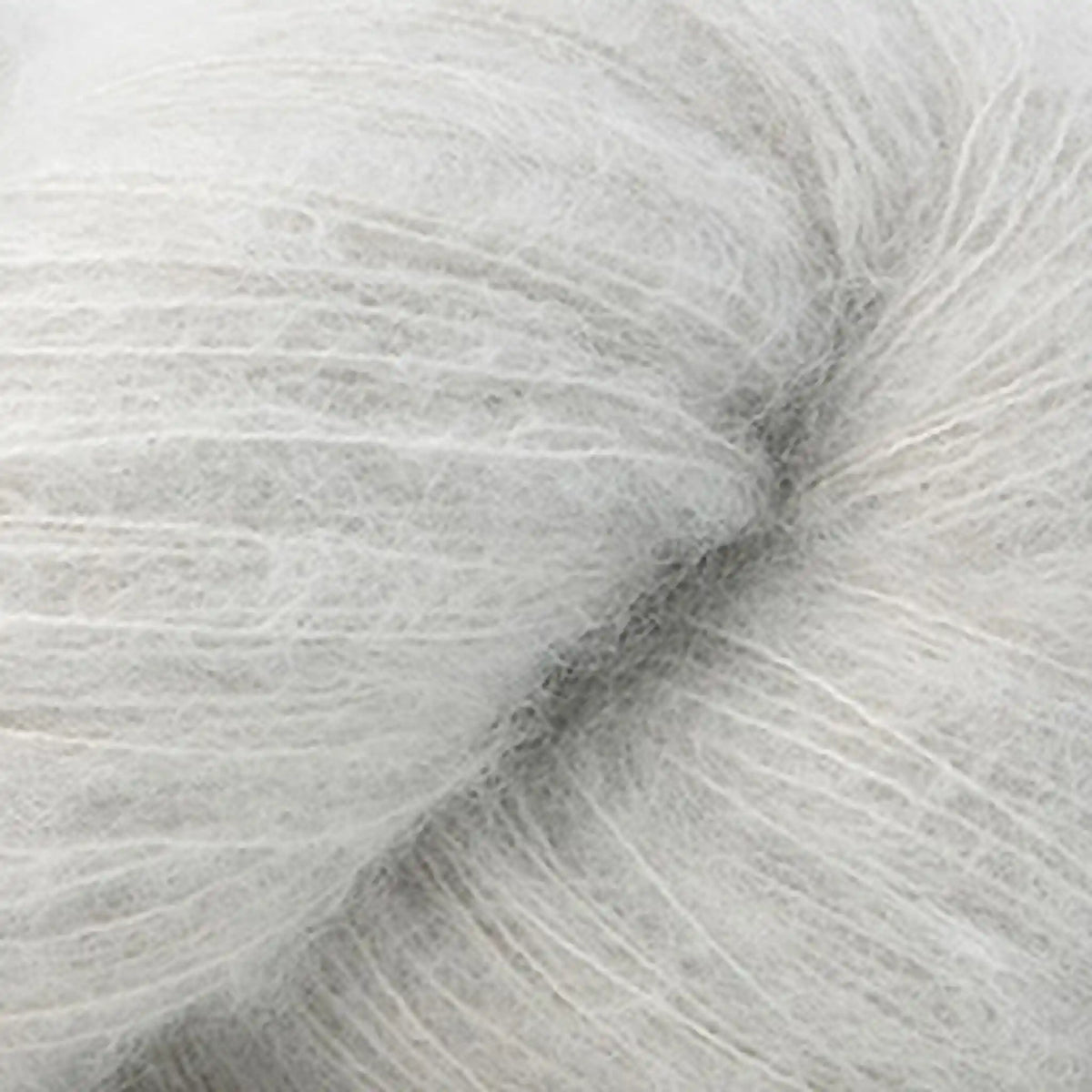 Cascade Suri Seda color 17 Silver Cloud