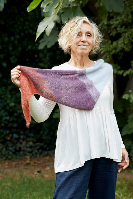 Bon Melange Shawl Pattern by Nina Holubcova