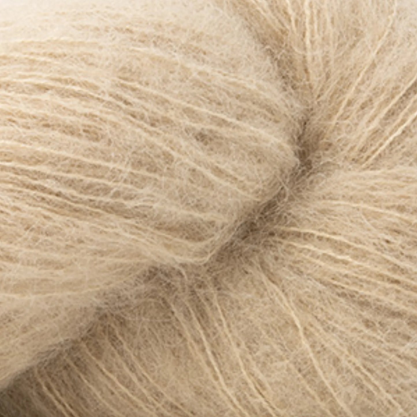 Cascade Suri Seda color 02 Frosted Almond
