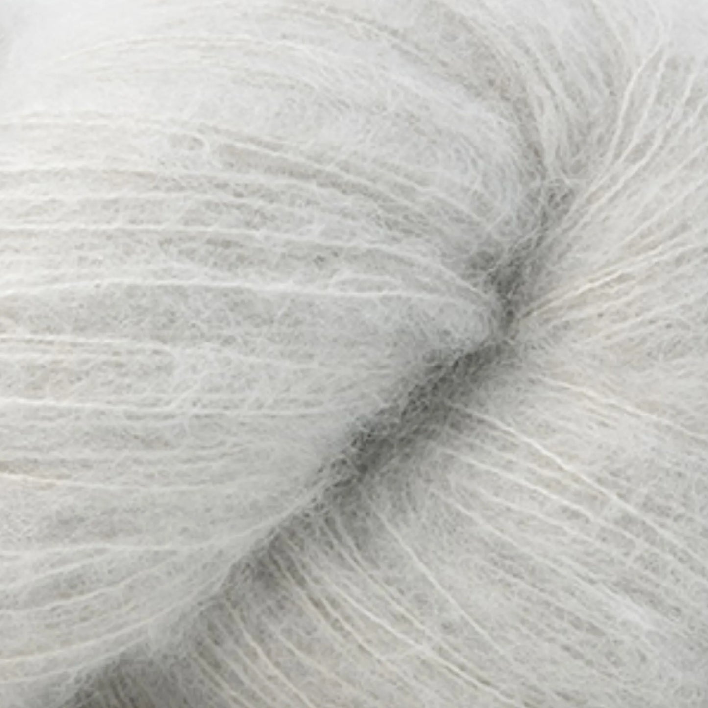 Cascade Suri Seda color 17 Silver Cloud