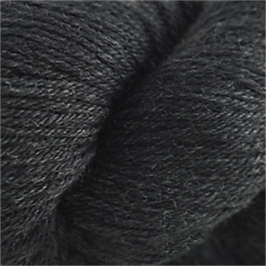 Cascade 220 Worsted Wool Yarn color 4002 Jet