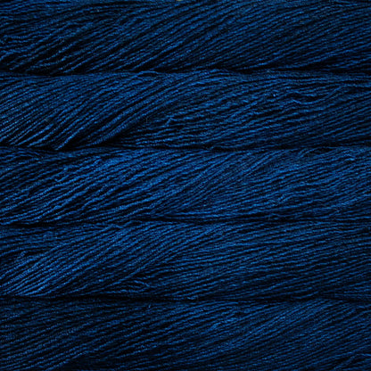 Malabrigo Dos Tierras DK Yarn color 150 Azul Profundo