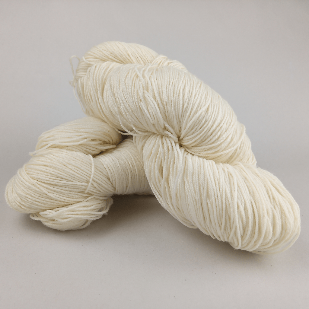 Fileja | Extra Fine Superwash Merino/Nylon Fingering Yarn - Paradise Fibers