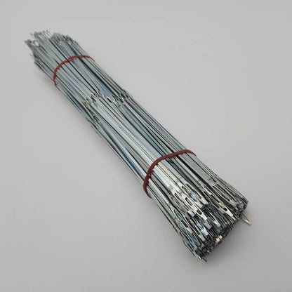 Bundled pack of flat steel weaving heddles