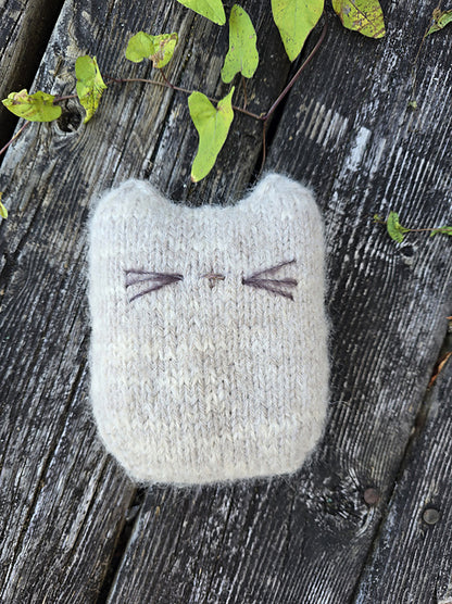 Flat Cat Pattern by Amy Herring
