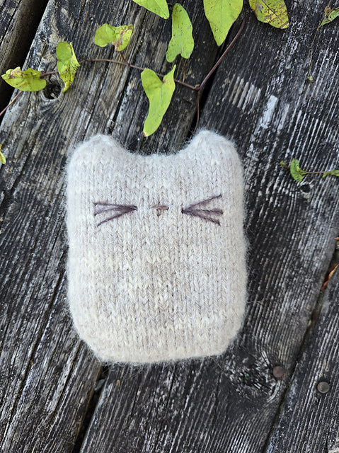 Flat Cat Pattern by Amy Herring