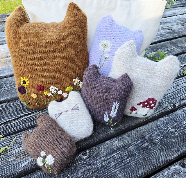 Flat Cat Pattern by Amy Herring