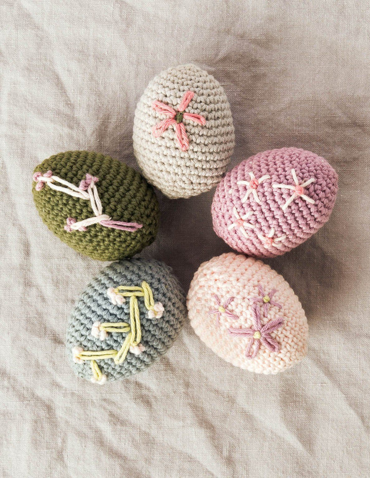 Rico Ricorumi Heartbreakers Crochet Booklet