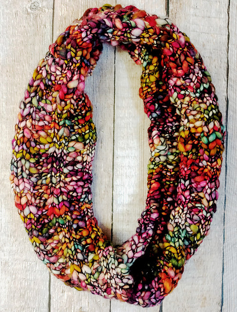 Veinte Cowl by Kirsten Hipsky